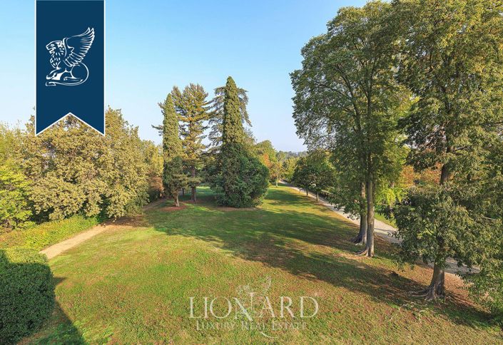 Image No.16-10 Bed Property for sale