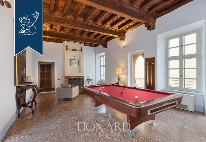 Image No.20-10 Bed Property for sale