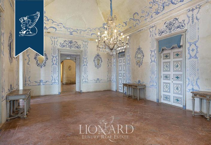 Image No.28-10 Bed Property for sale