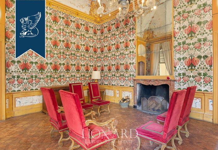 Image No.37-10 Bed Property for sale