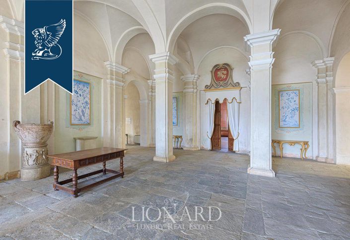 Image No.38-10 Bed Property for sale