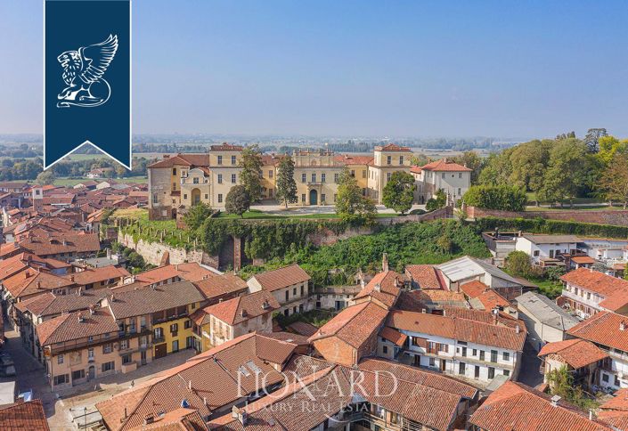 Image No.4-10 Bed Property for sale