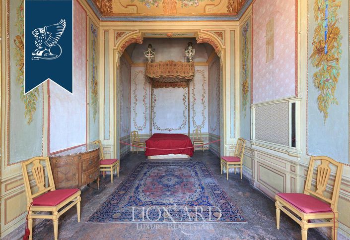 Image No.40-10 Bed Property for sale