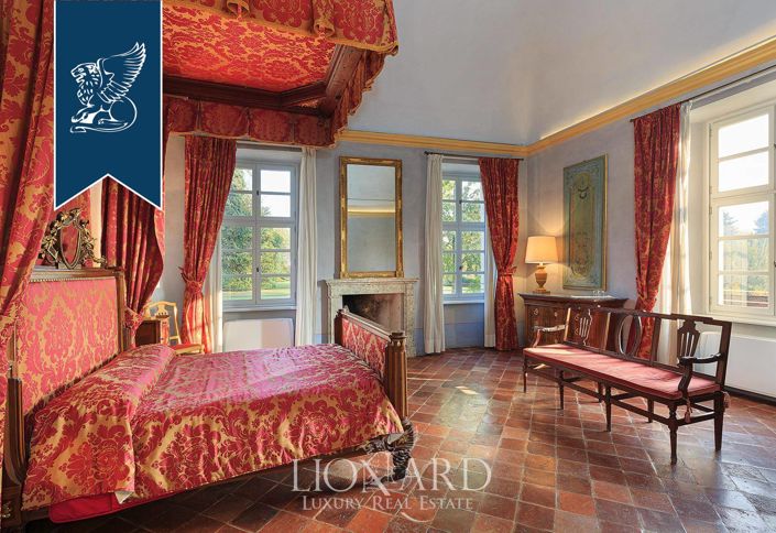 Image No.42-10 Bed Property for sale