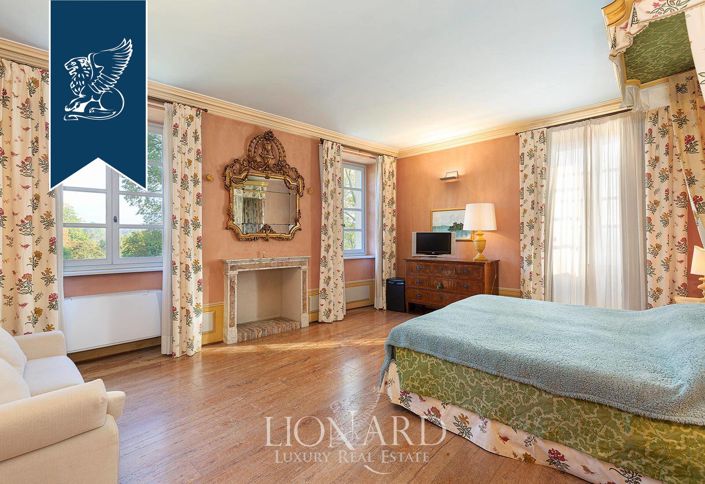 Image No.47-10 Bed Property for sale