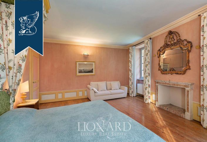 Image No.48-10 Bed Property for sale