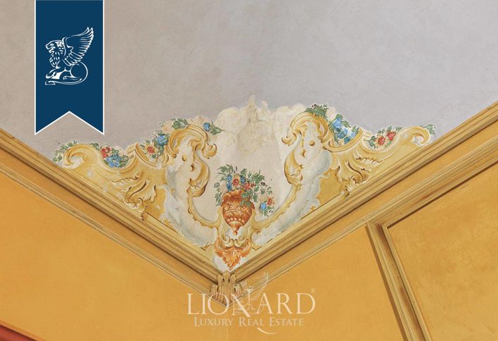 Image No.54-10 Bed Property for sale