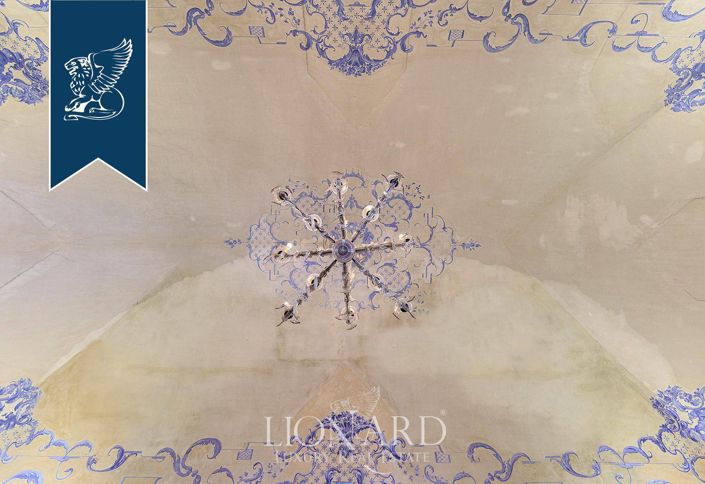 Image No.55-10 Bed Property for sale