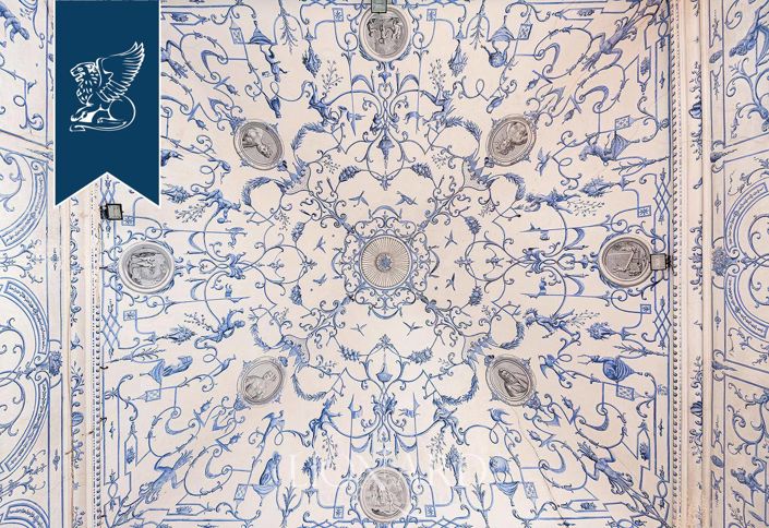 Image No.57-10 Bed Property for sale