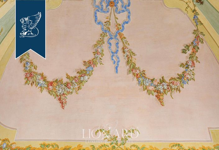 Image No.60-10 Bed Property for sale