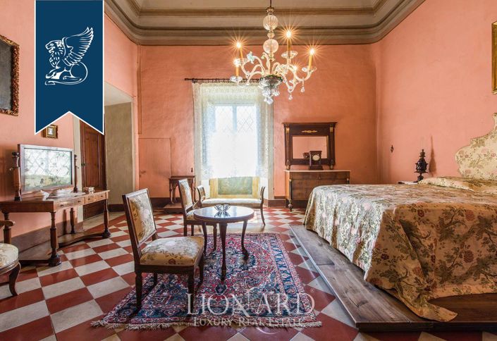 Image No.20-6 Bed Villa for sale