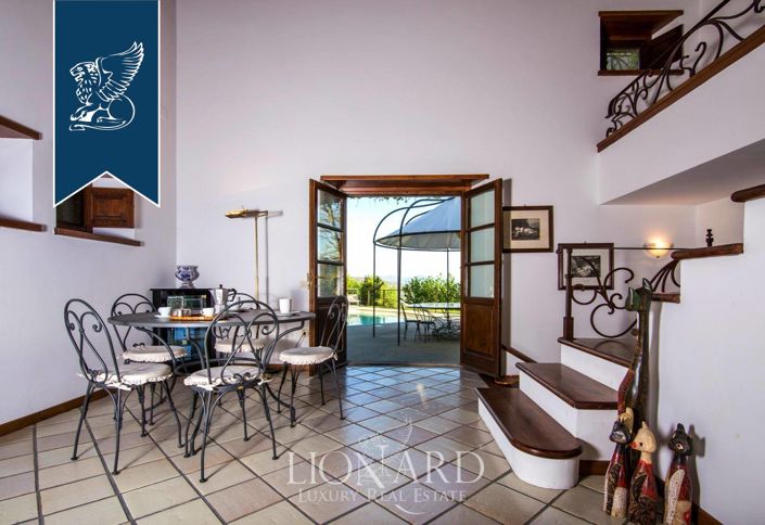 Image No.17-6 Bed Country House for sale