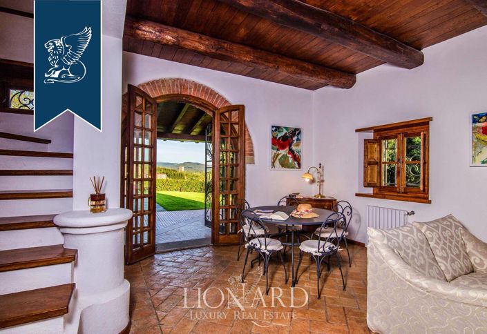 Image No.8-6 Bed Country House for sale