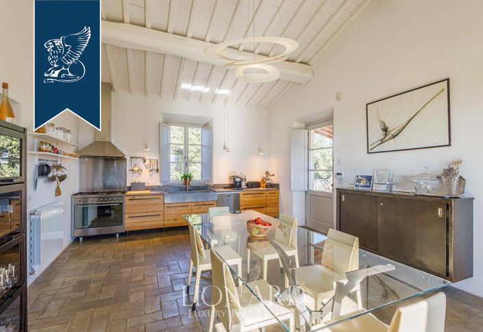 Image No.18-11 Bed Farmhouse for sale