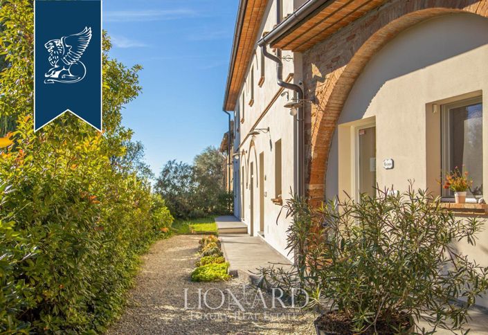 Image No.15-6 Bed Farmhouse for sale