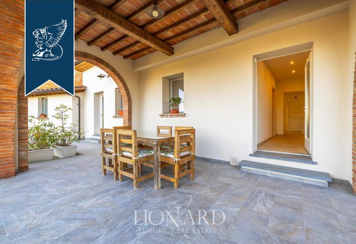 Image No.17-6 Bed Farmhouse for sale