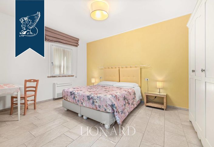 Image No.19-6 Bed Farmhouse for sale