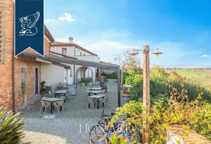 Image No.5-6 Bed Farmhouse for sale