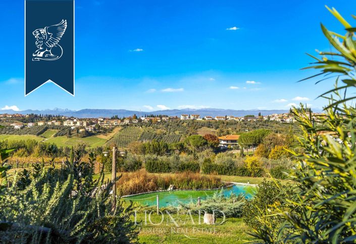 Image No.8-6 Bed Farmhouse for sale