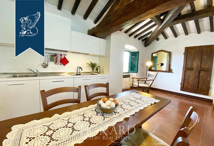 Image No.10-12 Bed Farmhouse for sale