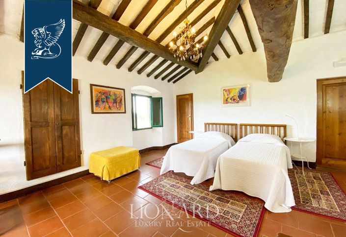 Image No.11-12 Bed Farmhouse for sale