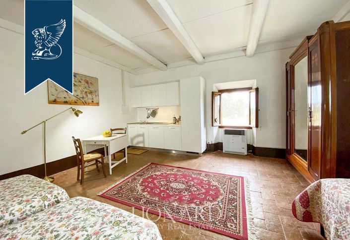 Image No.13-12 Bed Farmhouse for sale