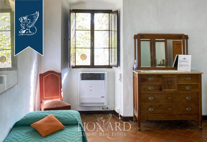 Image No.18-12 Bed Farmhouse for sale