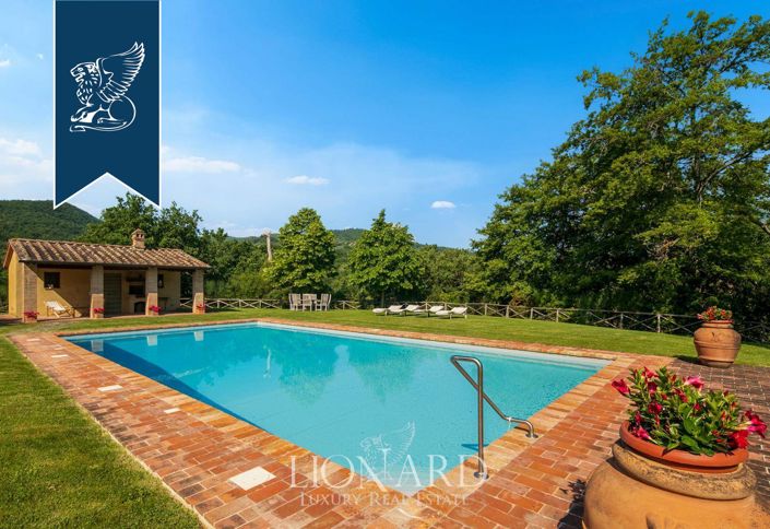 Image No.10-10 Bed Villa for sale