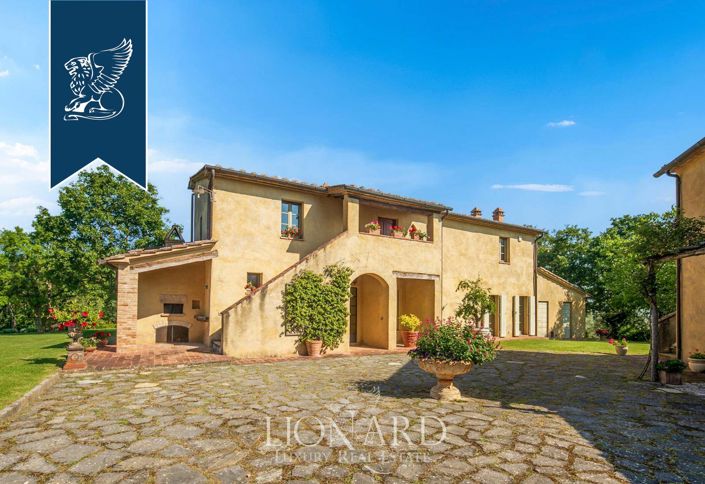 Image No.14-10 Bed Villa for sale