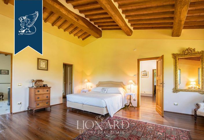 Image No.20-10 Bed Villa for sale