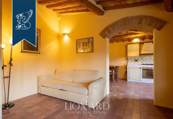 Image No.18-14 Bed Farmhouse for sale