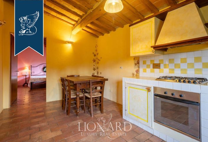 Image No.19-14 Bed Farmhouse for sale