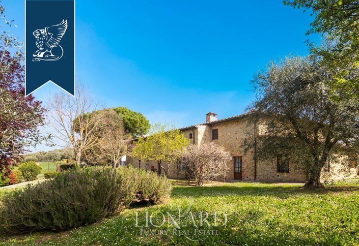 Image No.2-14 Bed Farmhouse for sale