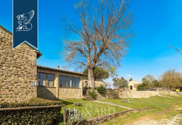 Image No.7-14 Bed Farmhouse for sale