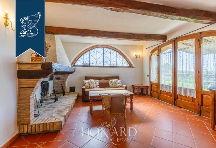 Image No.15-7 Bed Farmhouse for sale