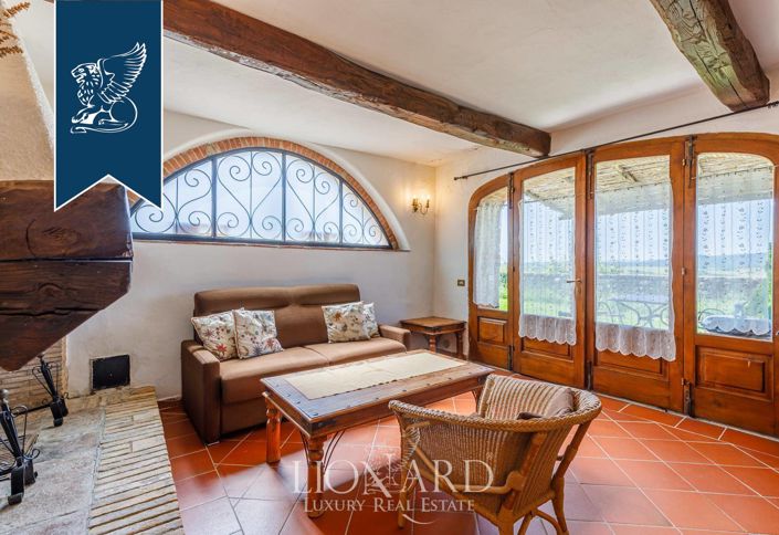 Image No.19-7 Bed Farmhouse for sale