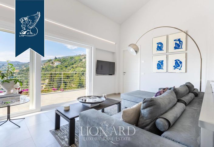 Image No.16-Villa for sale