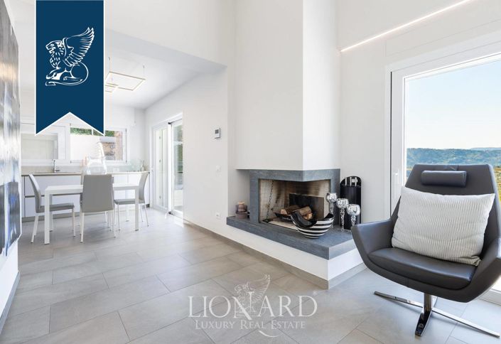 Image No.18-Villa for sale