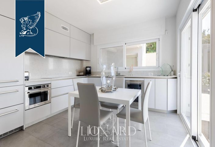 Image No.20-Villa for sale