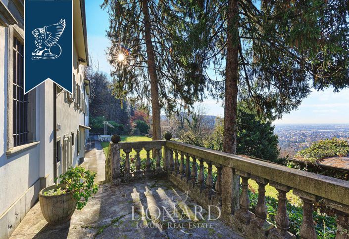 Image No.10-11 Bed Villa for sale