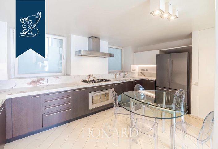 Image No.10-3 Bed Apartment for sale