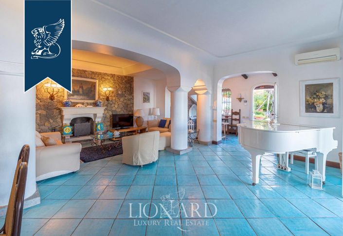 Image No.17-Villa de 7 chambres à vendre à Massa Lubrense