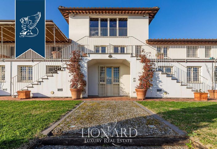 Image No.10-8 Bed Villa for sale