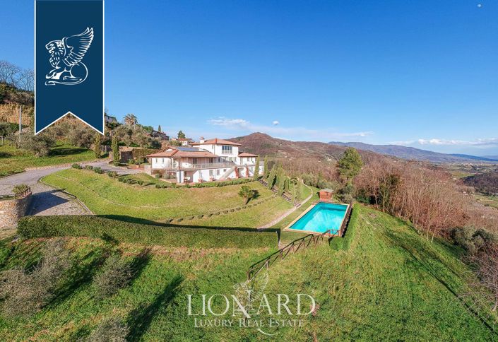 Image No.2-8 Bed Villa for sale