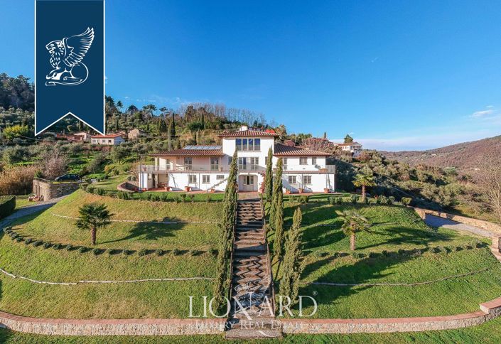 Image No.4-8 Bed Villa for sale