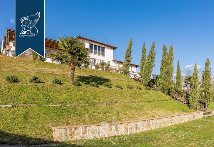 Image No.8-8 Bed Villa for sale