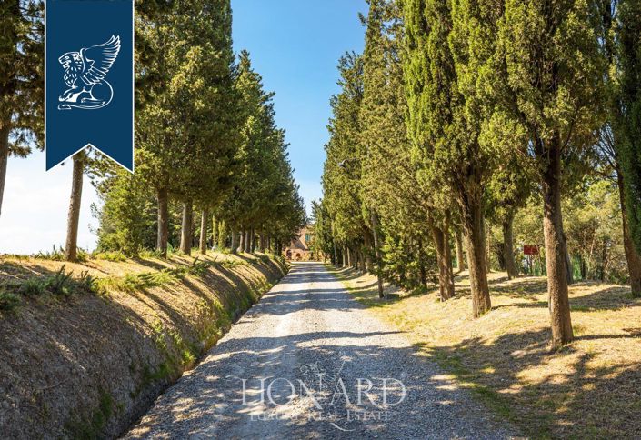 Image No.10-20 Bed Farmhouse for sale