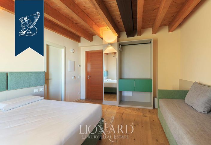 Image No.15-Ferme de 9 chambres à vendre à Bergame