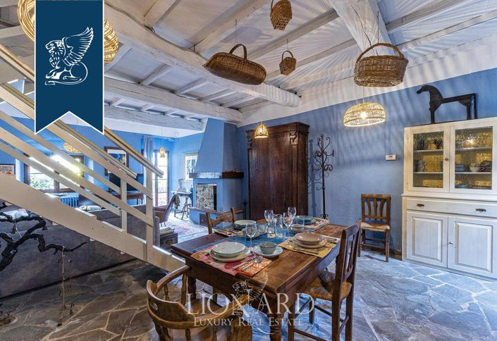 Image No.11-9 Bed Villa for sale