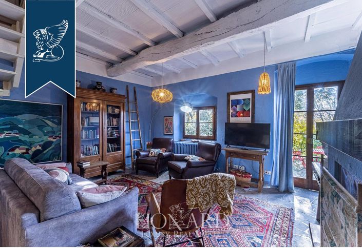 Image No.12-9 Bed Villa for sale